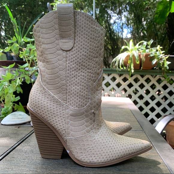 cape robbin fever western boot